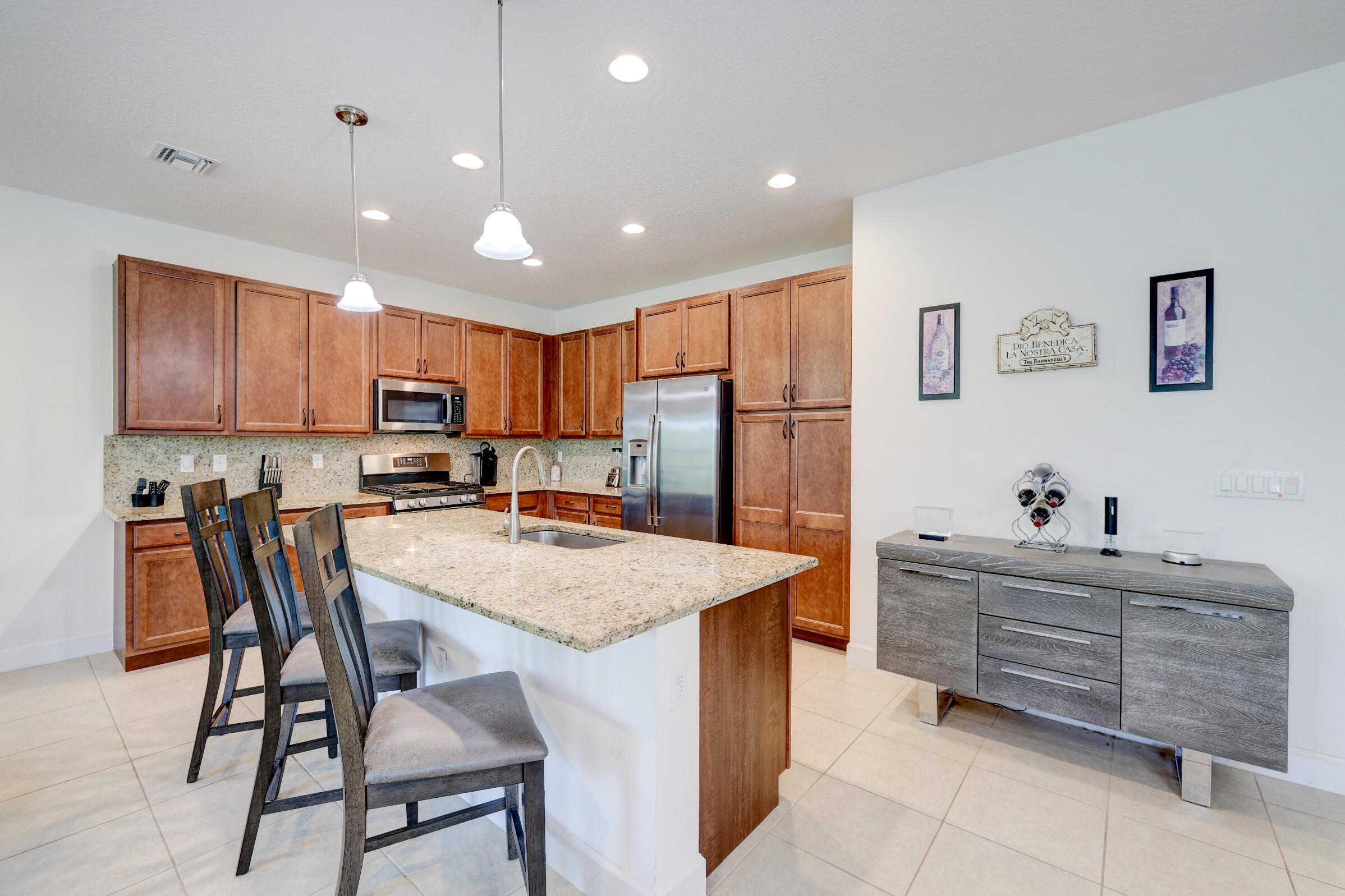 VALENCIA CAY/RIVERLAND - Residential