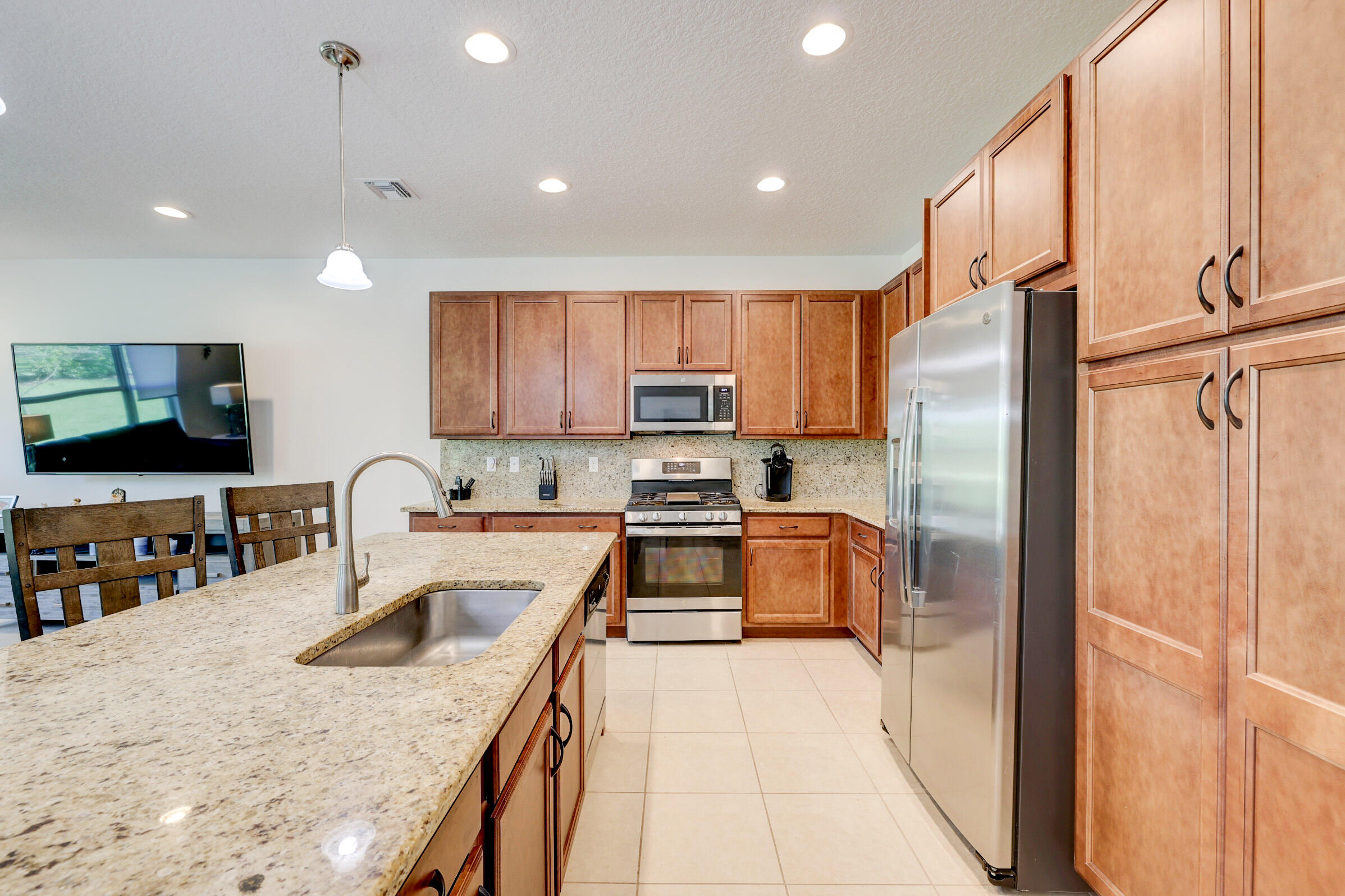 VALENCIA CAY/RIVERLAND - Residential