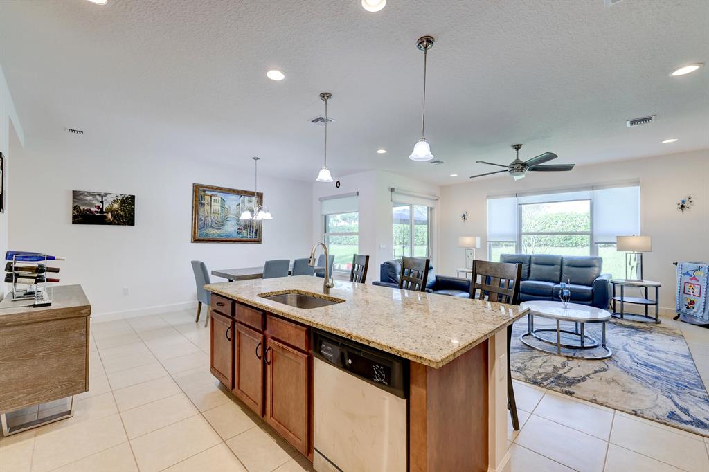 VALENCIA CAY/RIVERLAND - Residential