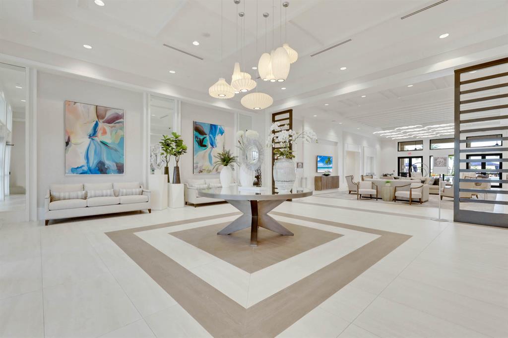 VALENCIA CAY/RIVERLAND - Residential