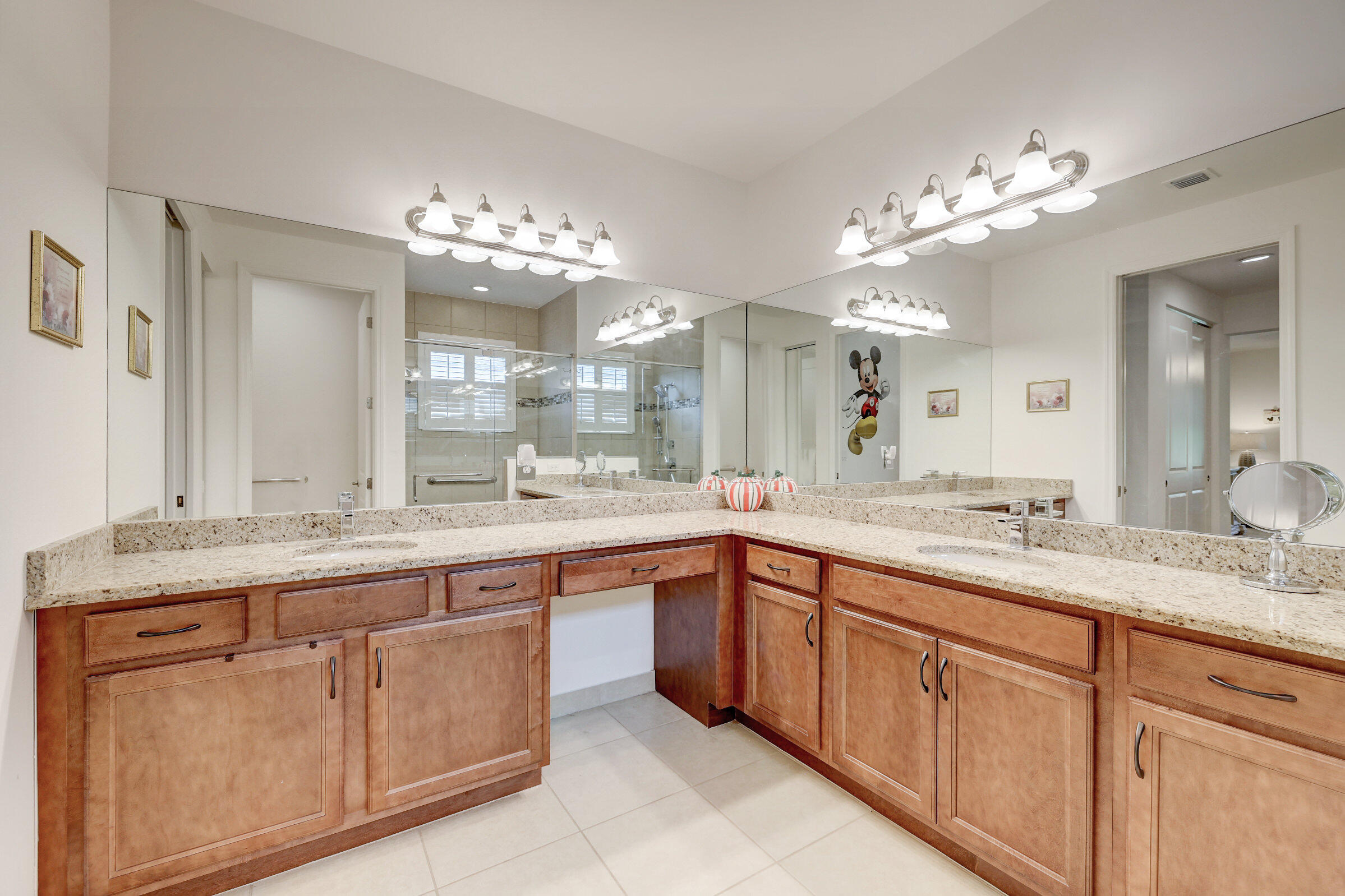 VALENCIA CAY/RIVERLAND - Residential