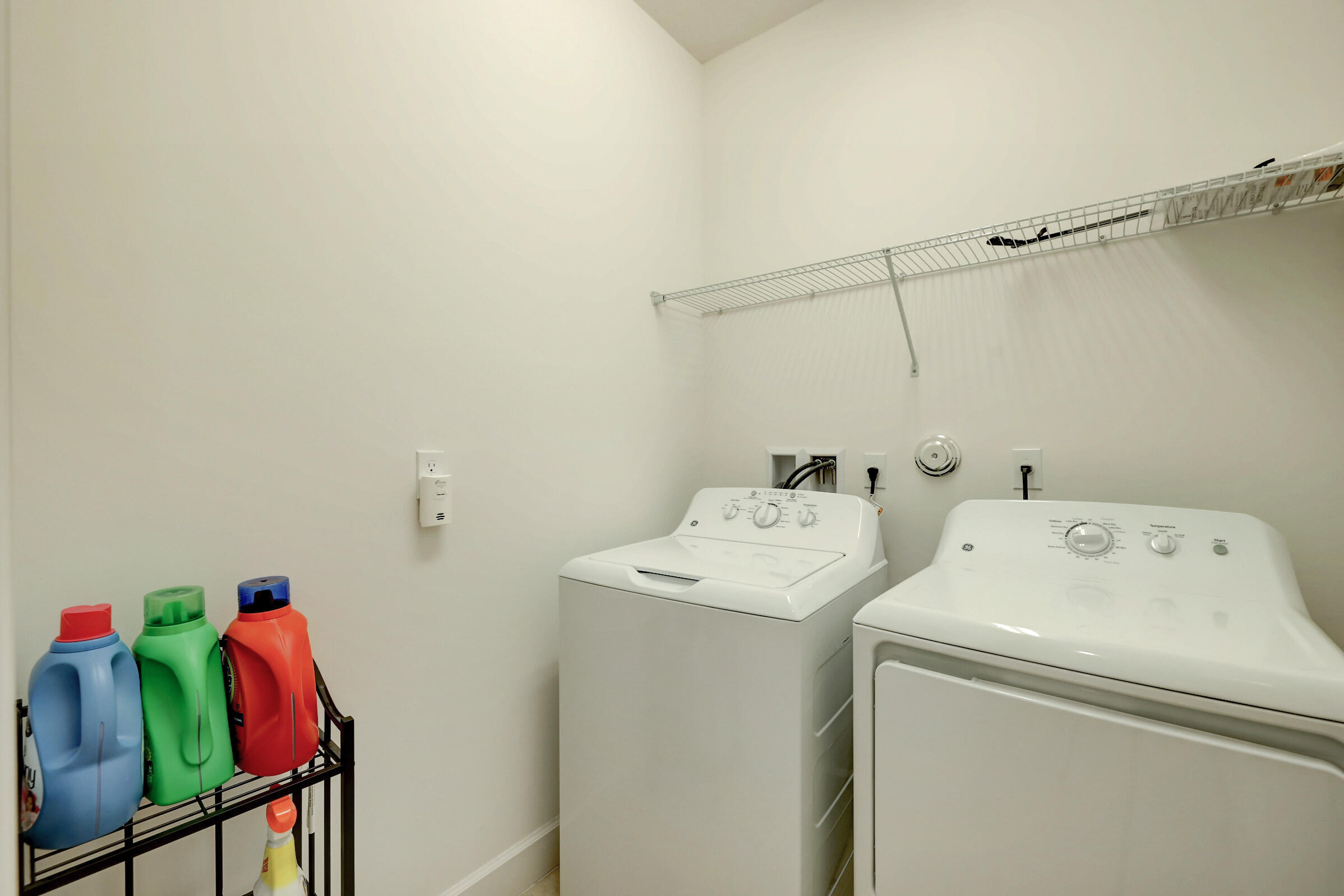 VALENCIA CAY/RIVERLAND - Residential