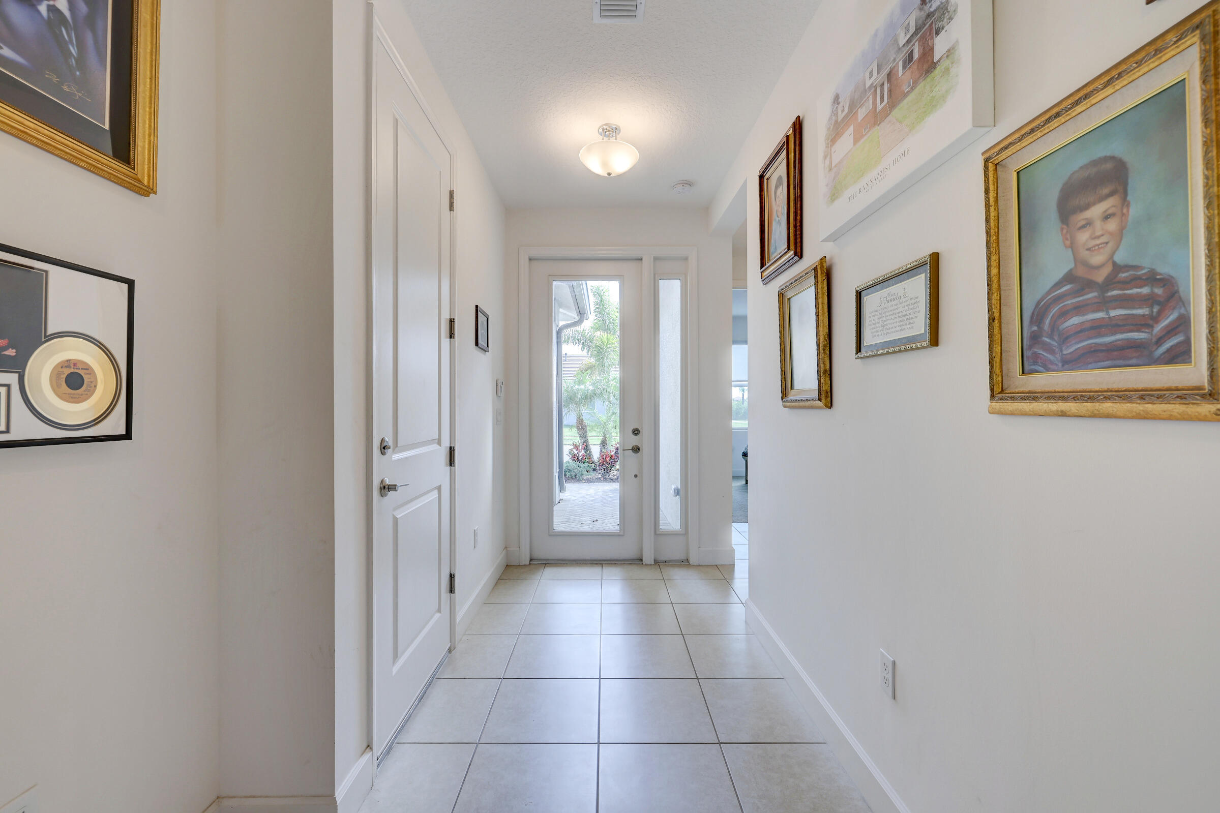 VALENCIA CAY/RIVERLAND - Residential