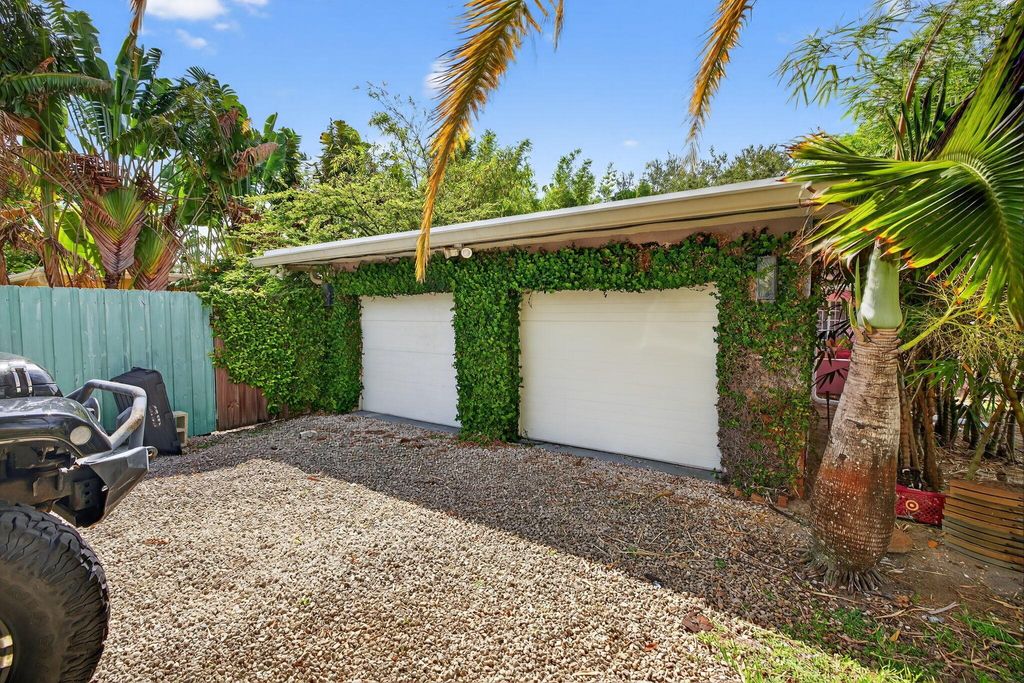 Photo of 1912 NE 16th Terrace, Fort Lauderdale, FL 33305 (MLS # R11109115)