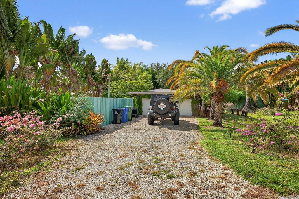 Photo of 1912 NE 16th Terrace, Fort Lauderdale, FL 33305 (MLS # R11109115)