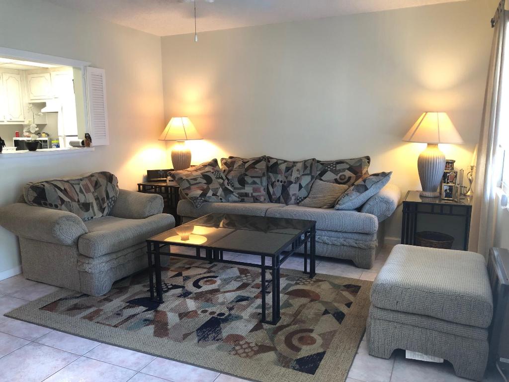 VENTNOR B CONDO - Residential Lease