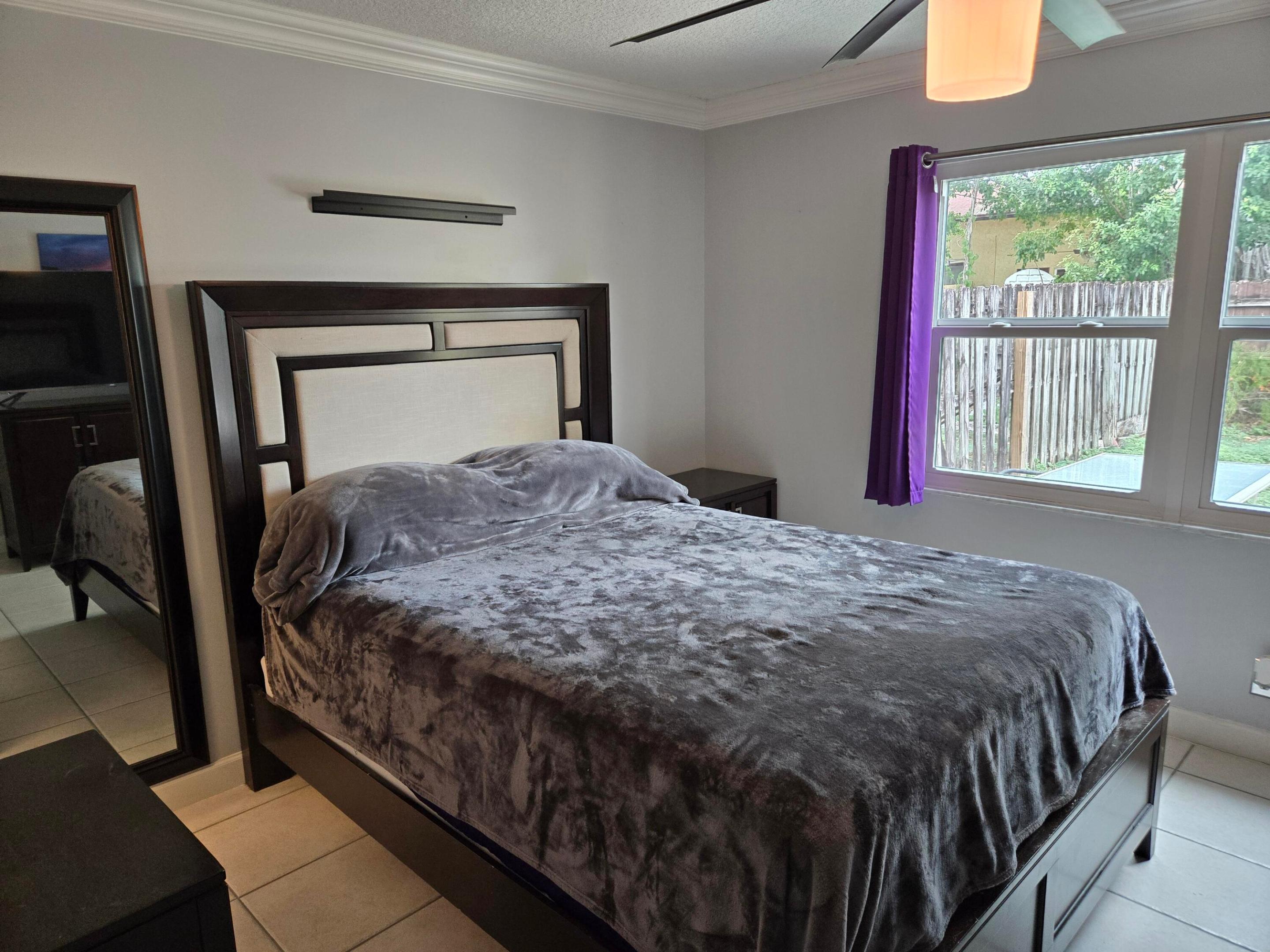 LAKE ISLAND - Residential