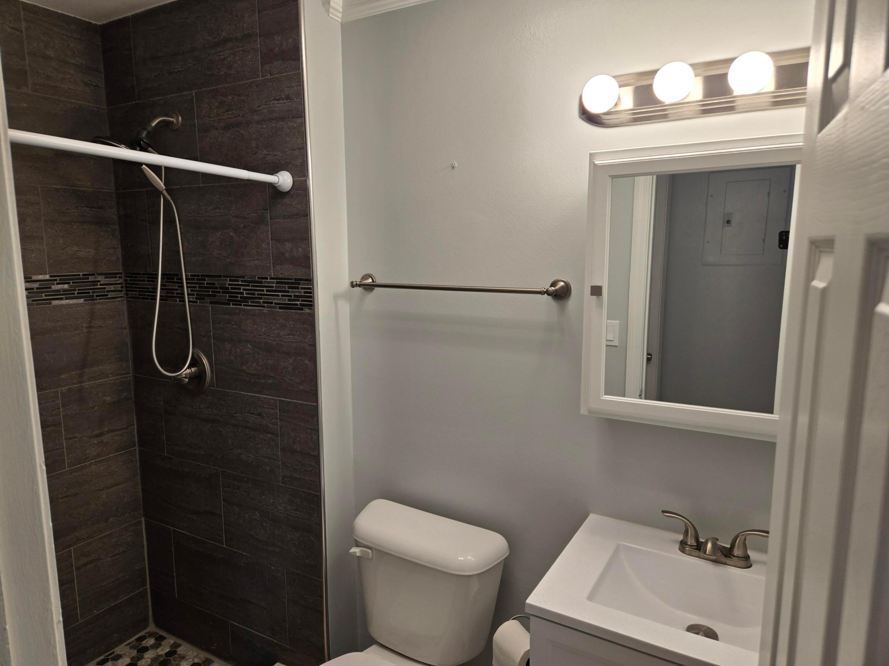 LAKE ISLAND - Residential