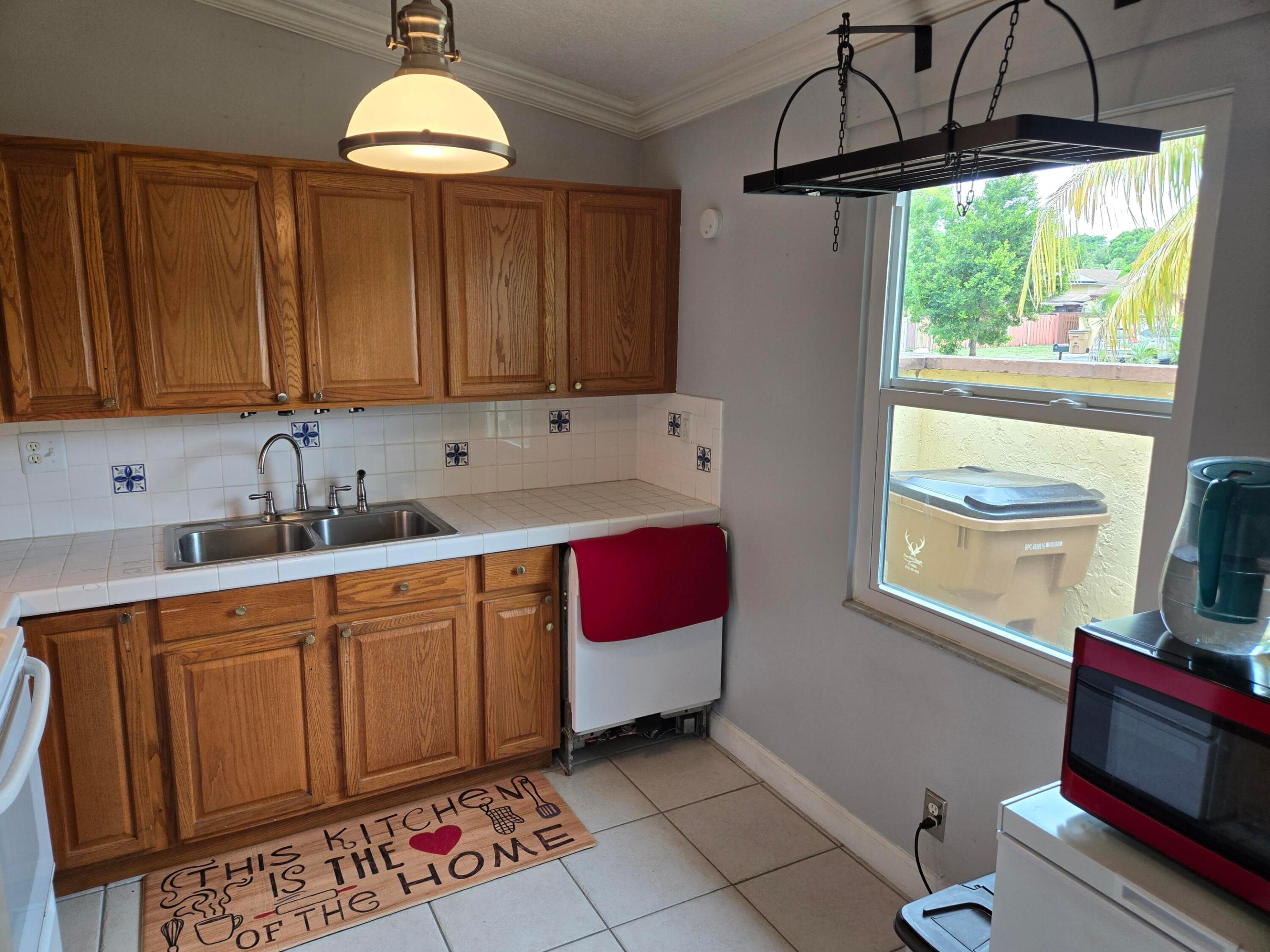 LAKE ISLAND - Residential