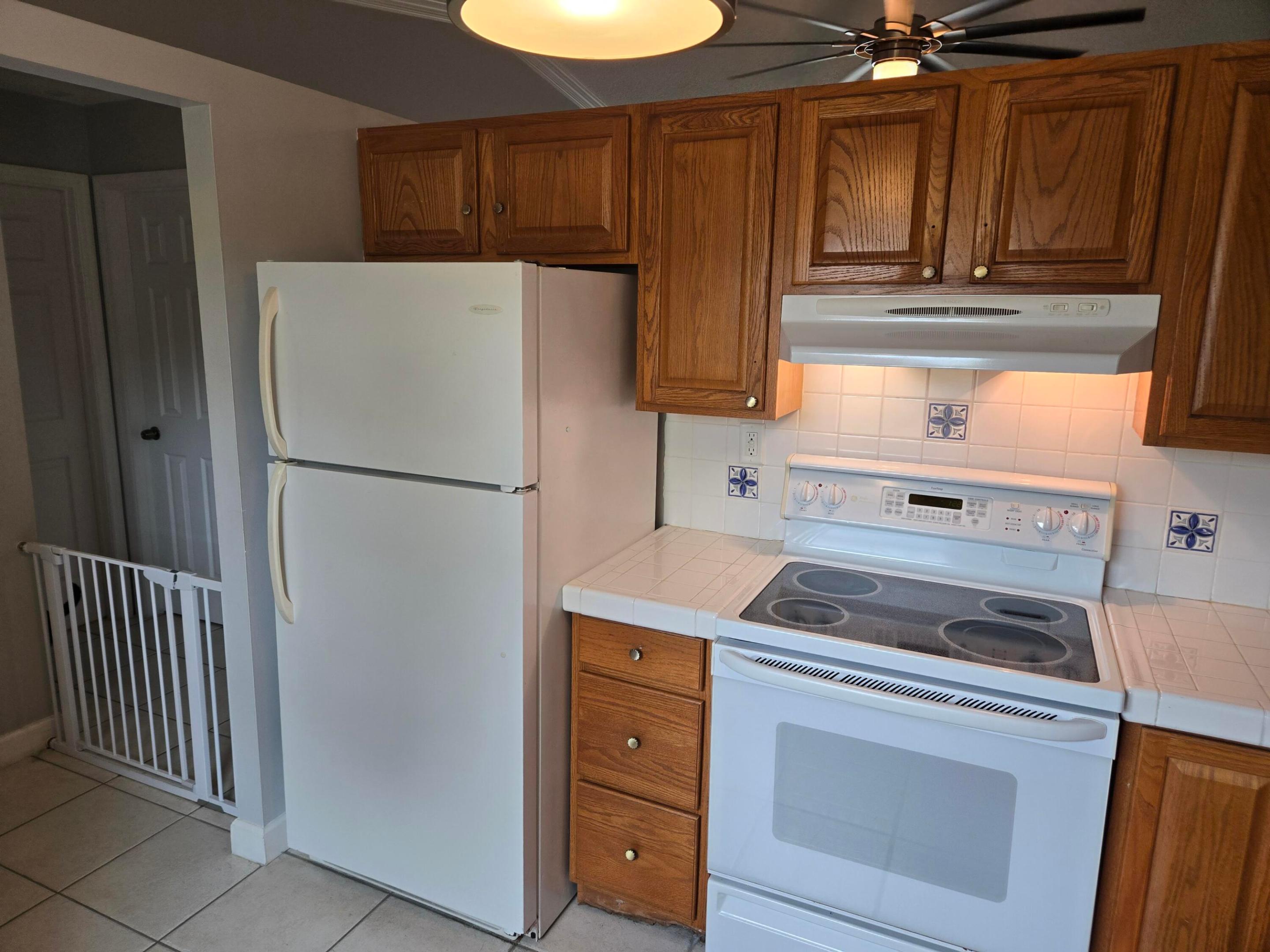 LAKE ISLAND - Residential