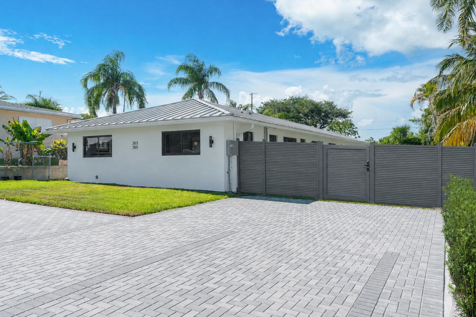 303 De Carie Street