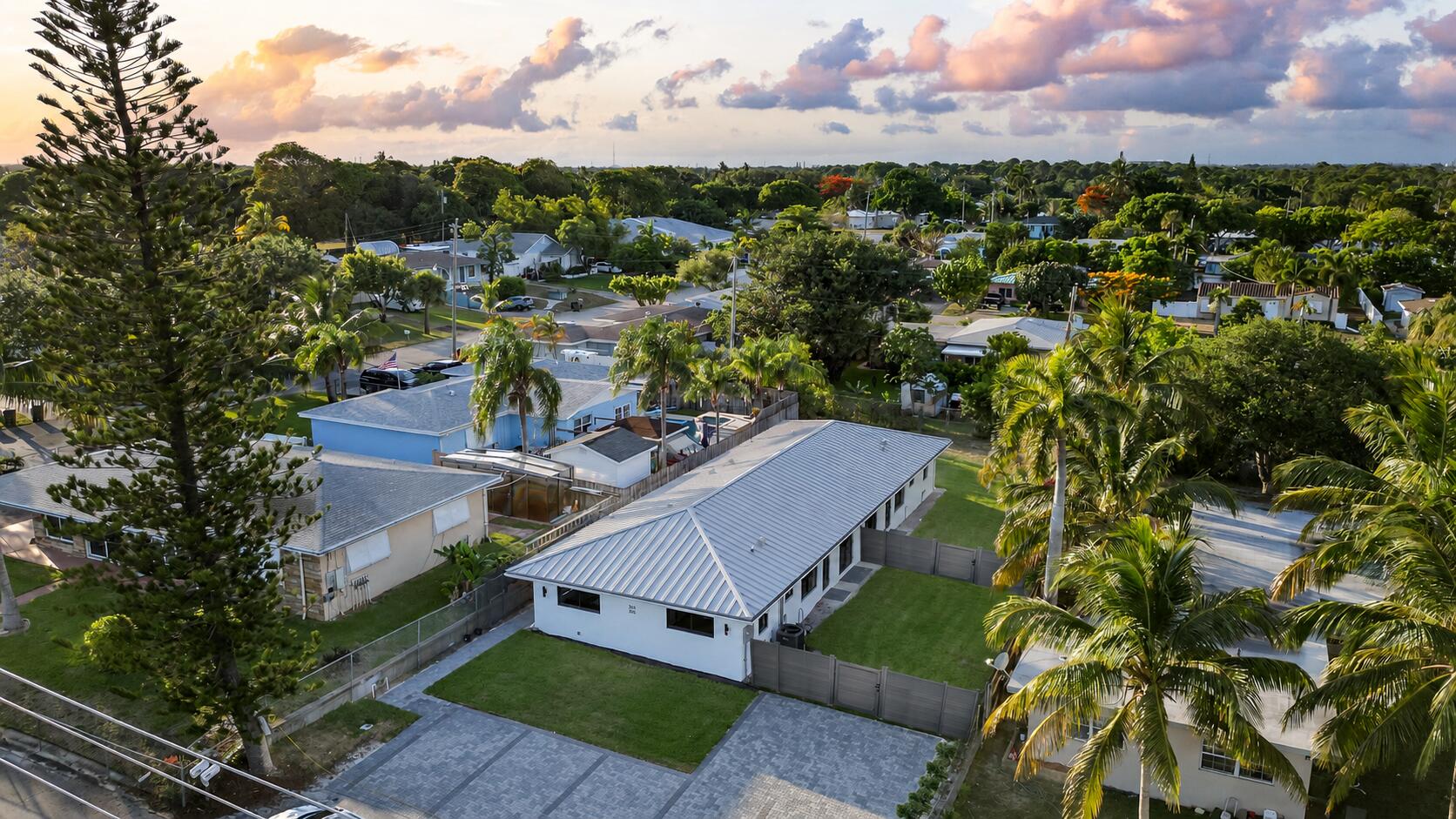 303 De Carie Street