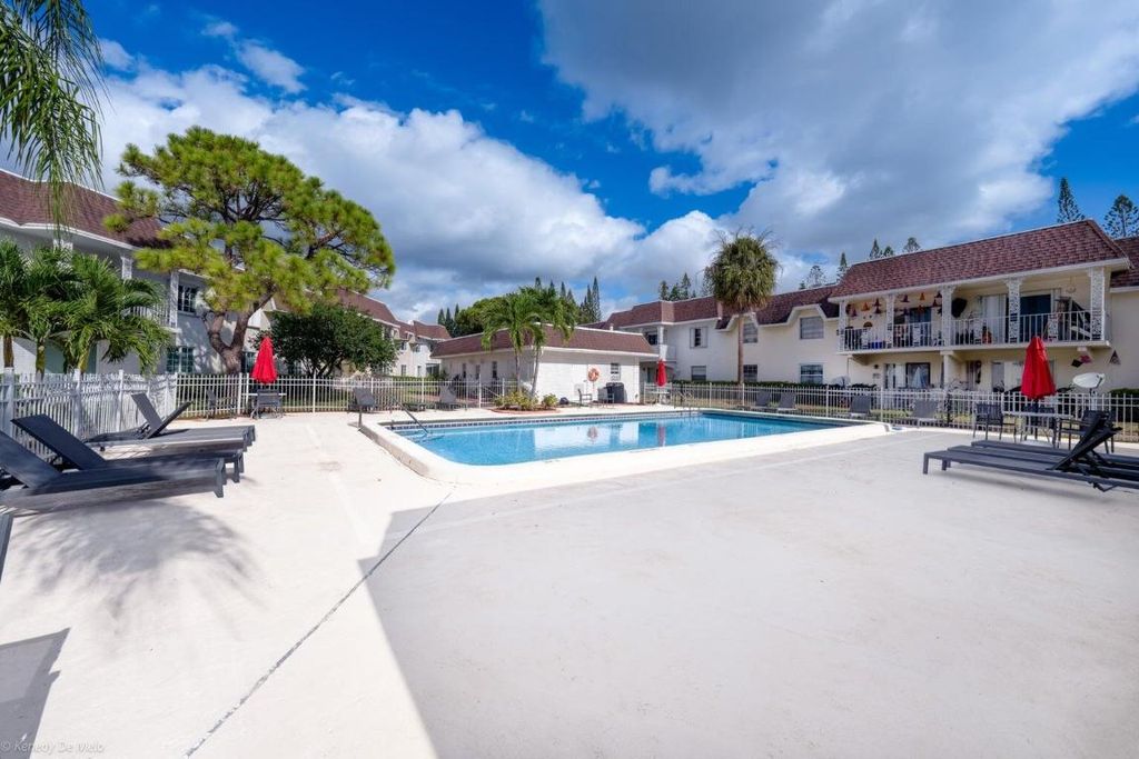 Photo of 708 SE 2nd Avenue #421, Deerfield Beach, FL 33441 (MLS # R11143182)