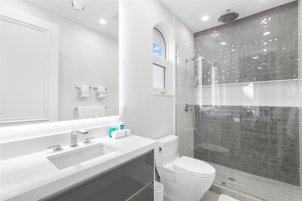 BOCA HARBOUR ISLAND SEC - Residential