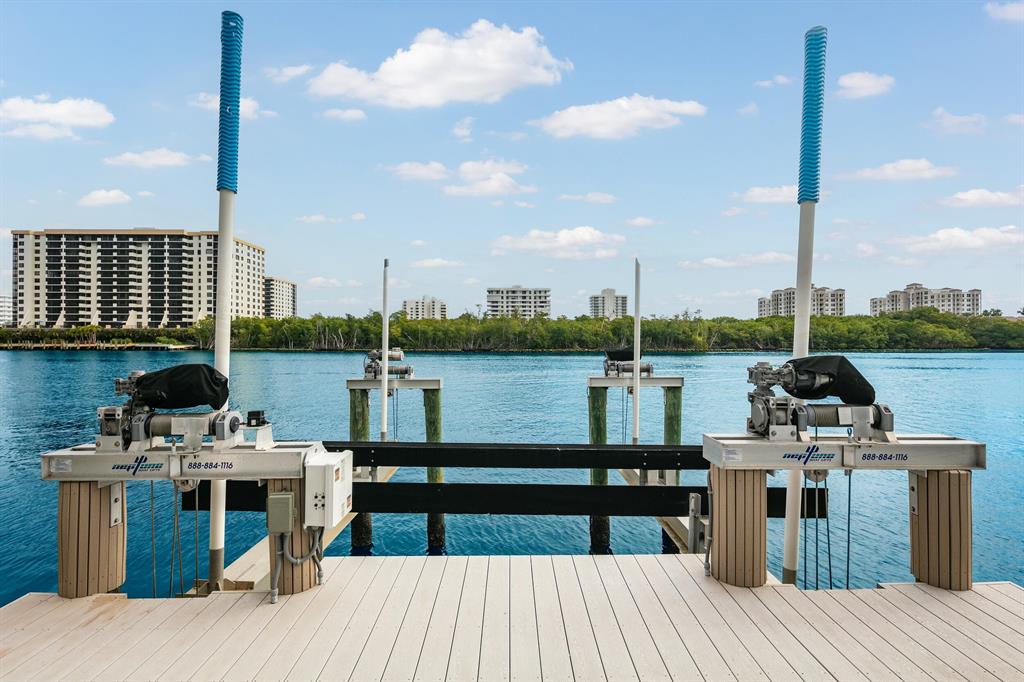 BOCA HARBOUR ISLAND SEC - Residential