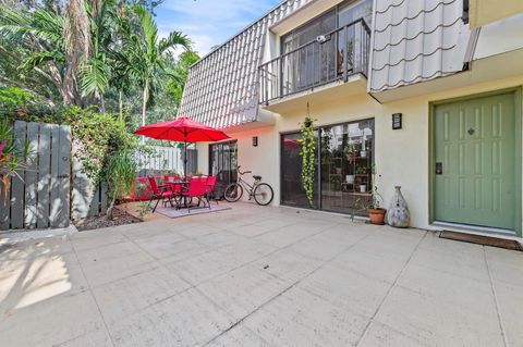 1700 Embassy Drive 504 West Palm Beach FL 33401