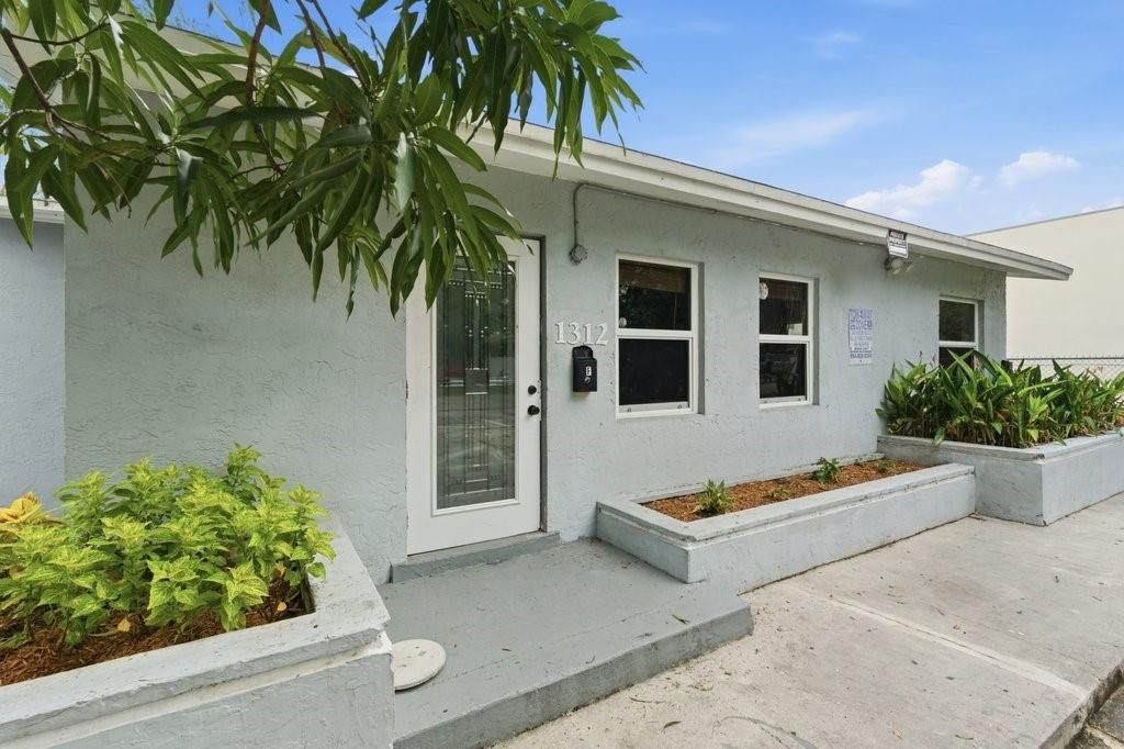 Photo of 1312 NE 5th Avenue, Fort Lauderdale, FL 33304 (MLS # F10545281)