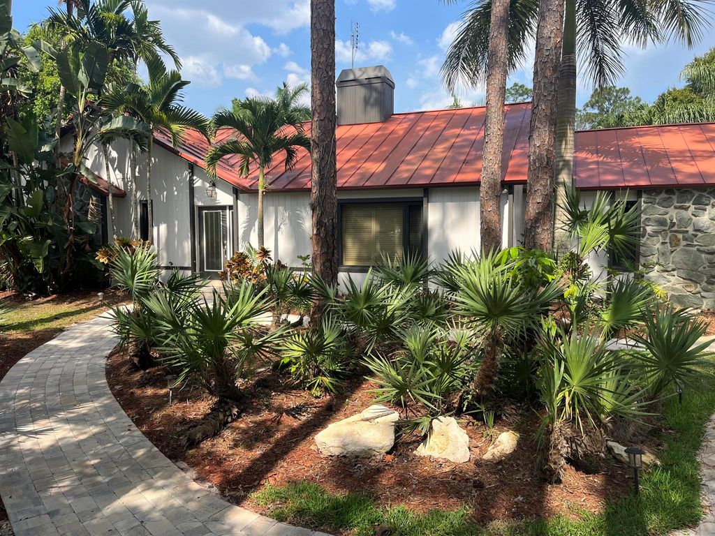 Photo of 17716 Bridle Court, Jupiter, FL 33478 (MLS # R10890753)