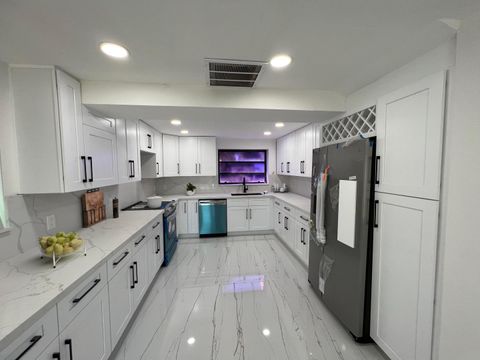 Tiny photo for 2518 Key Largo Lane, Fort Lauderdale, FL 33312 (MLS # B26049546)