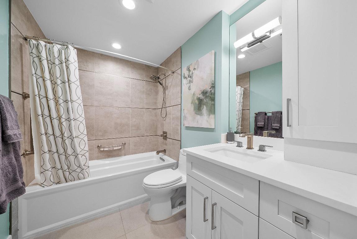 OAKS AT HUNTERS RUN CONDO - Residential