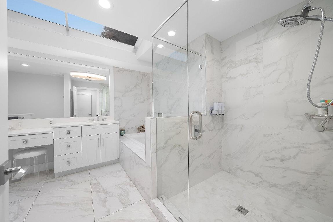 OAKS AT HUNTERS RUN CONDO - Residential