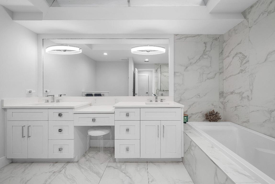 OAKS AT HUNTERS RUN CONDO - Residential