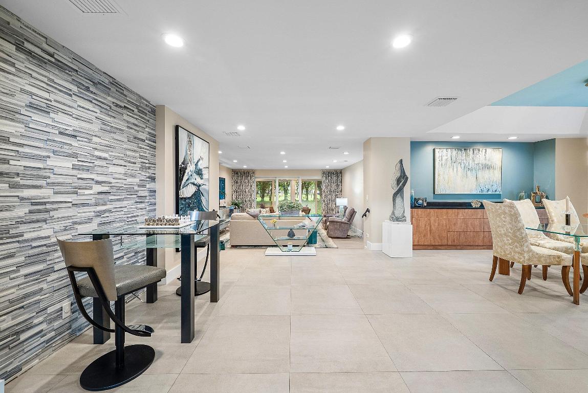 OAKS AT HUNTERS RUN CONDO - Residential