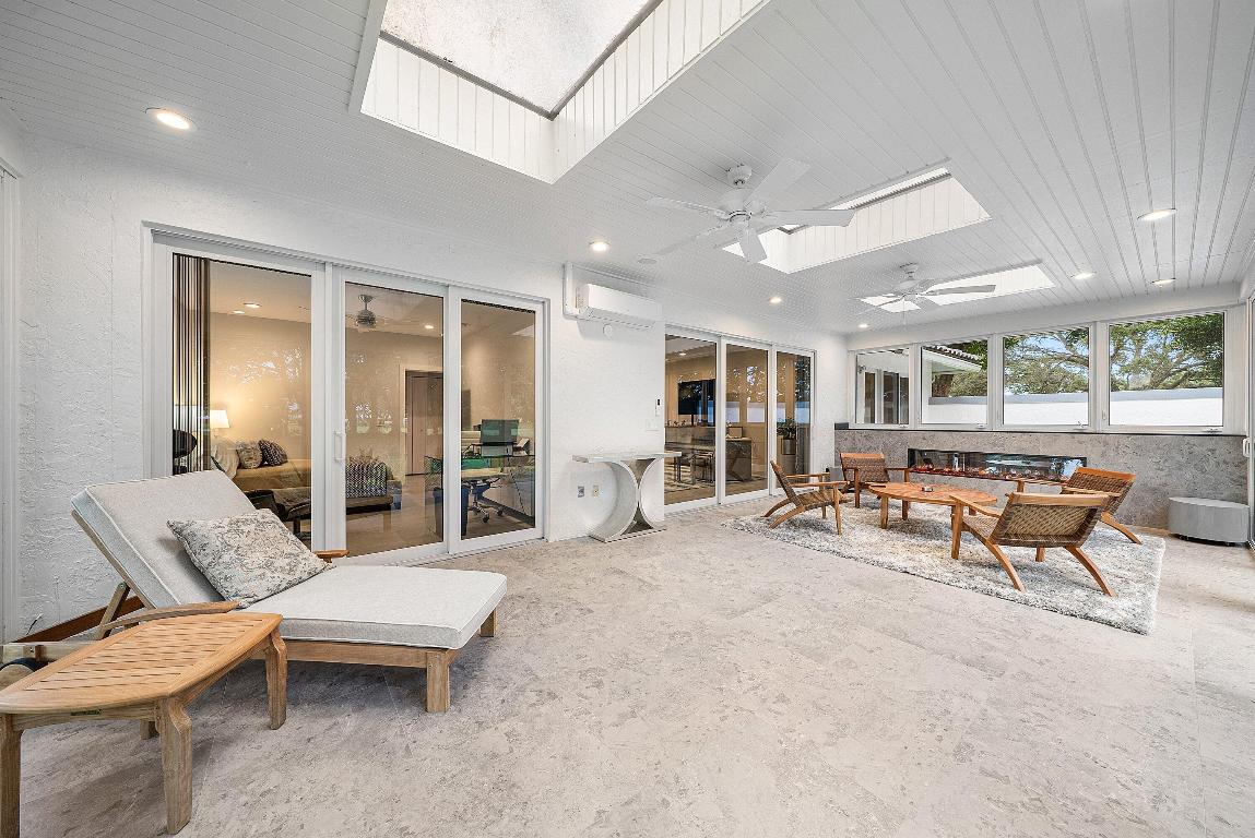 OAKS AT HUNTERS RUN CONDO - Residential