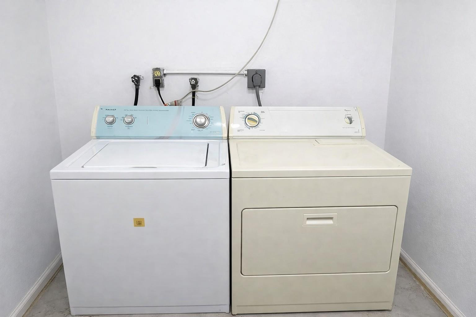 SOUTH SHORE 4 OF WELLIN - Residential