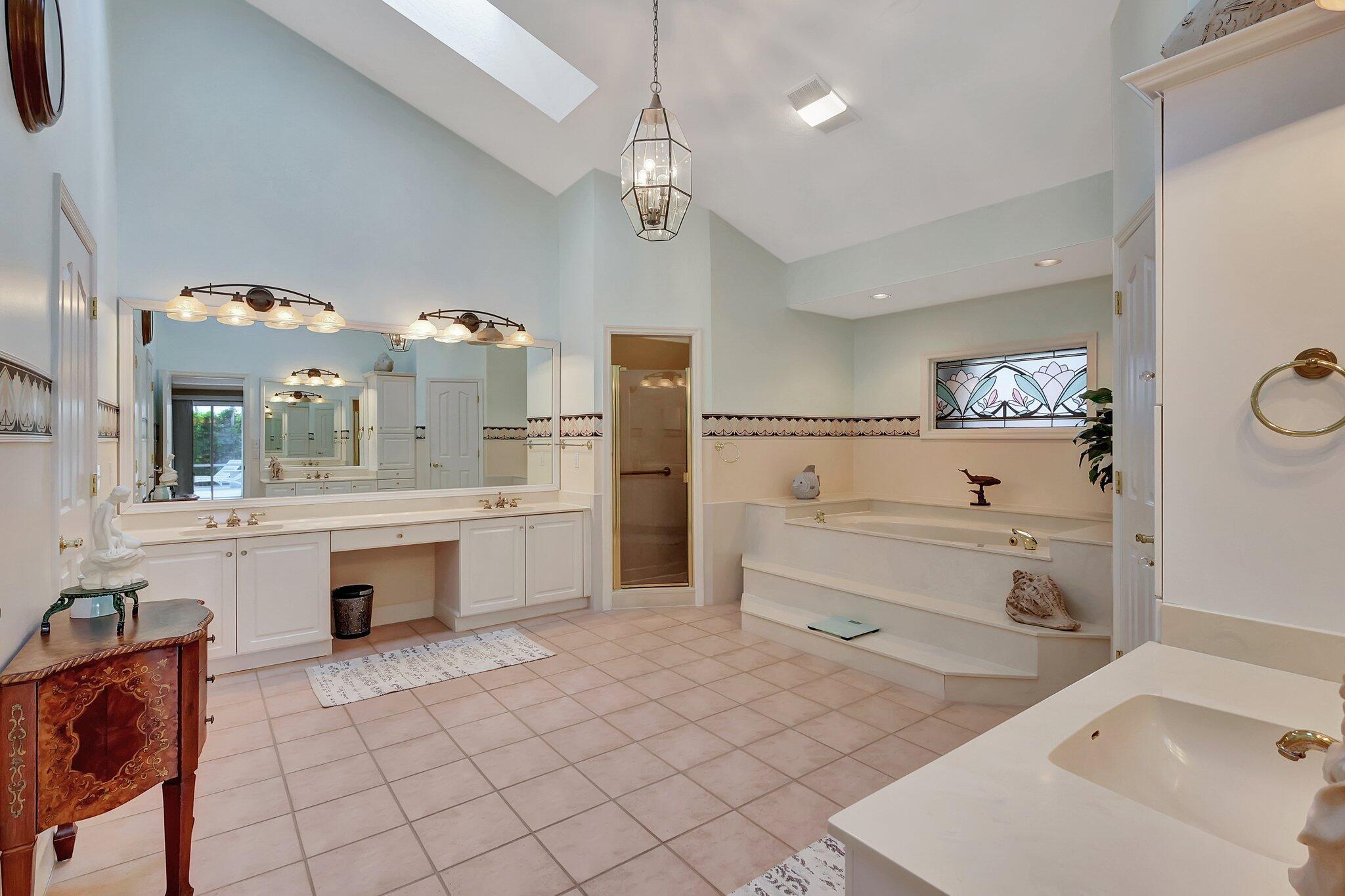 CASTAWAY COVE WAVE SIX - Residential