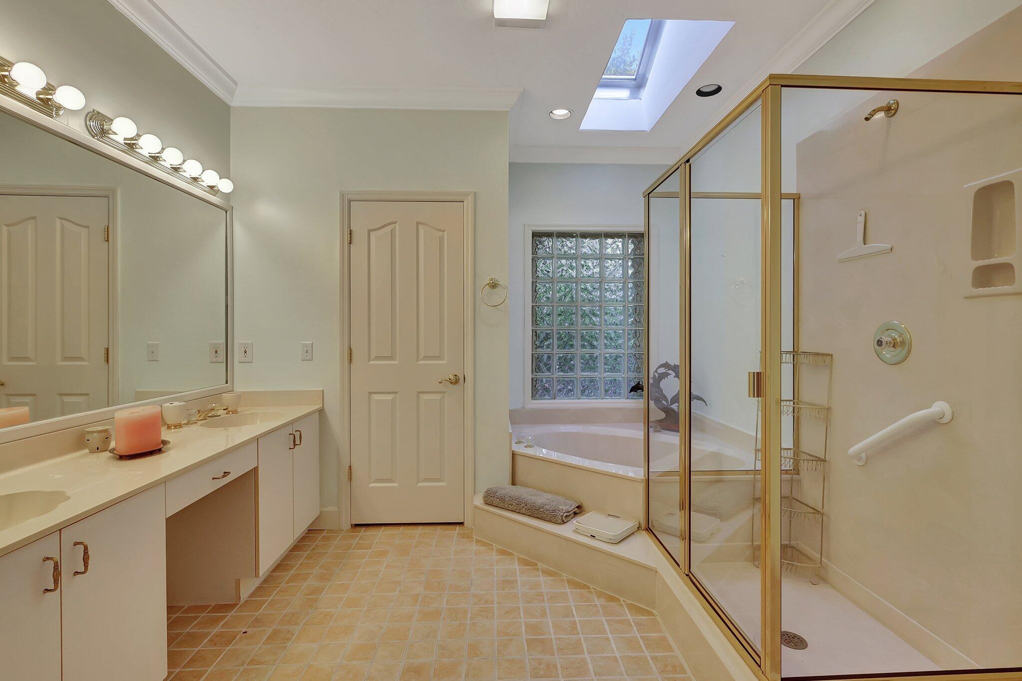 CASTAWAY COVE WAVE SIX - Residential