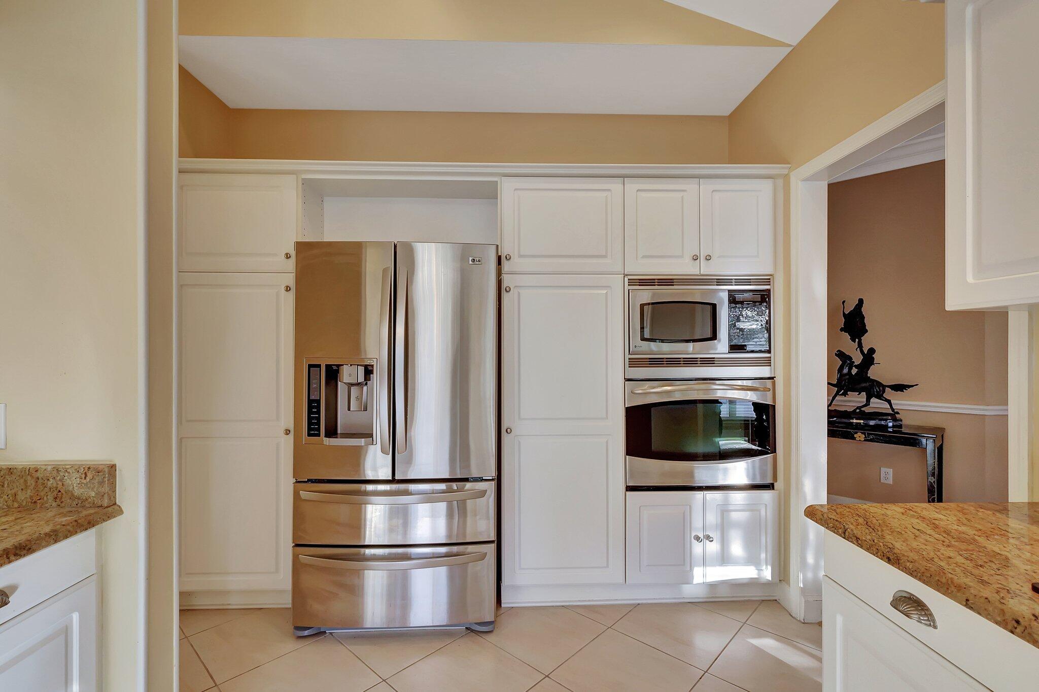 CASTAWAY COVE WAVE SIX - Residential