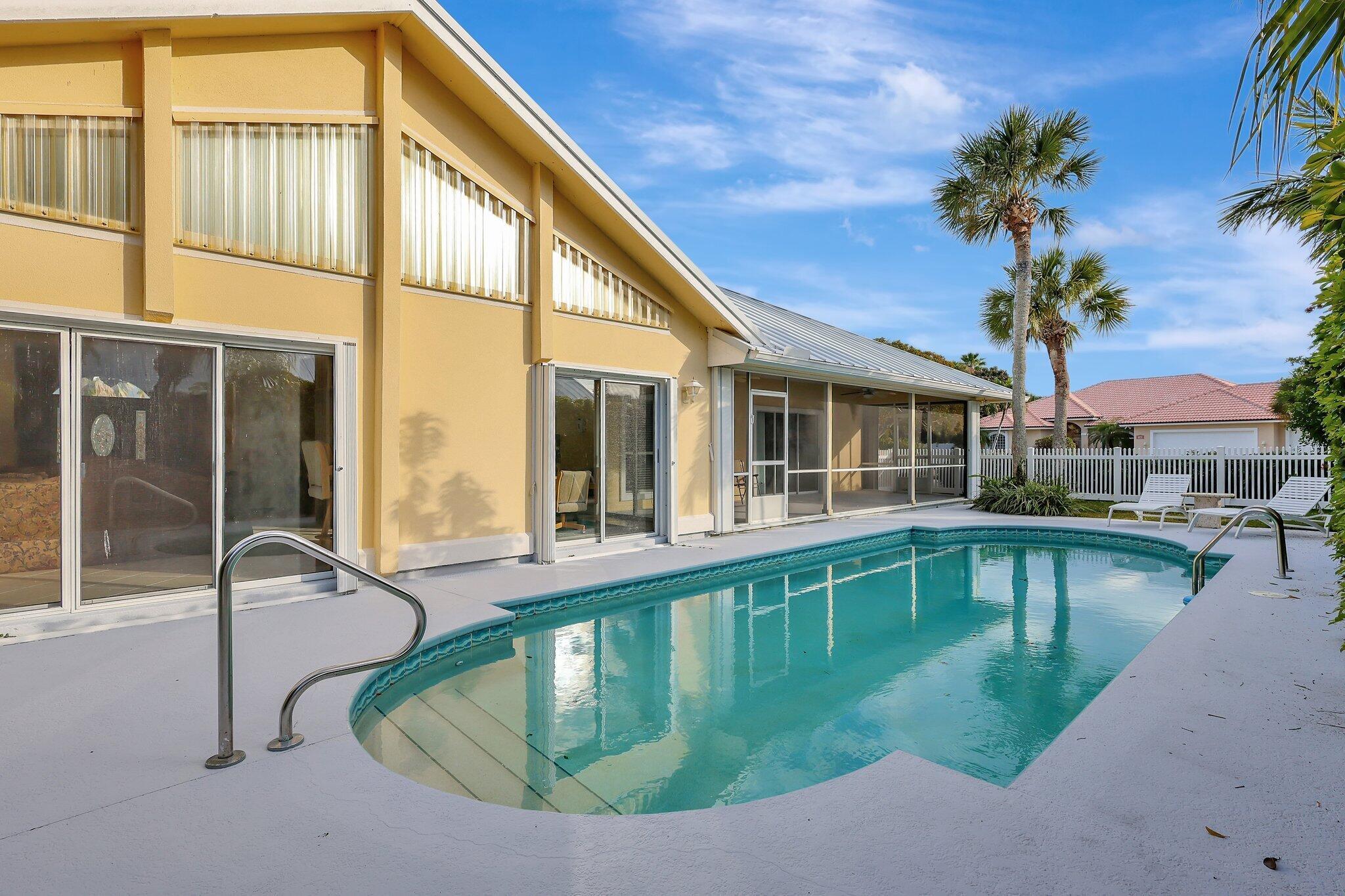 CASTAWAY COVE WAVE SIX - Residential