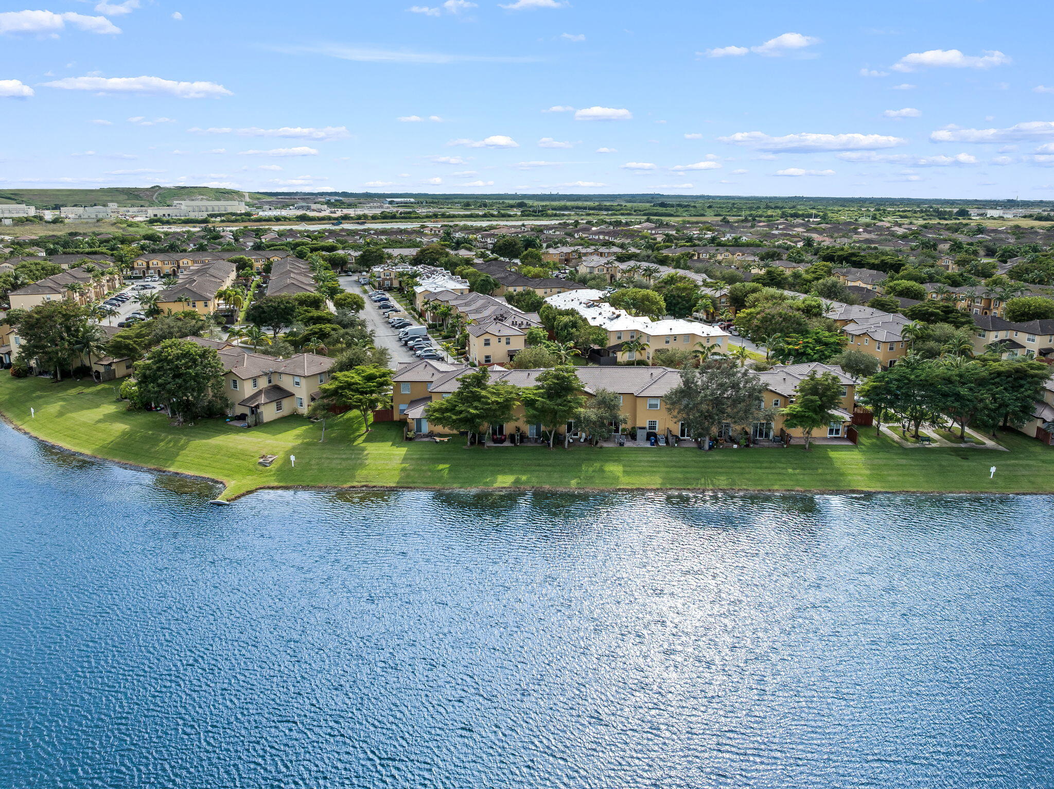 THE SHORES CONDO NO 2 - Residential