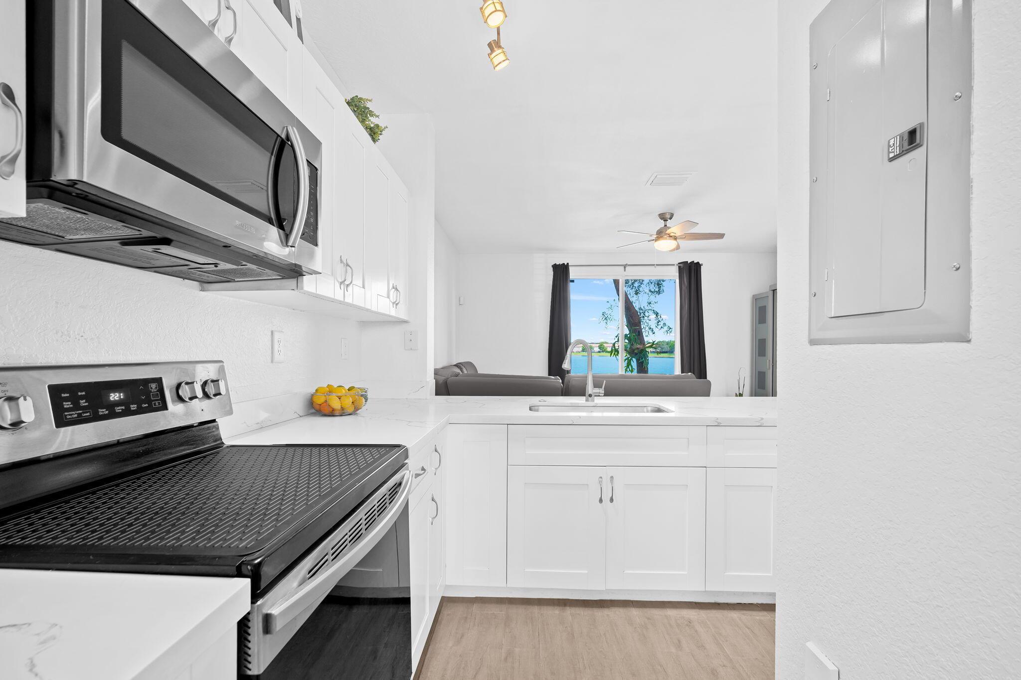 THE SHORES CONDO NO 2 - Residential