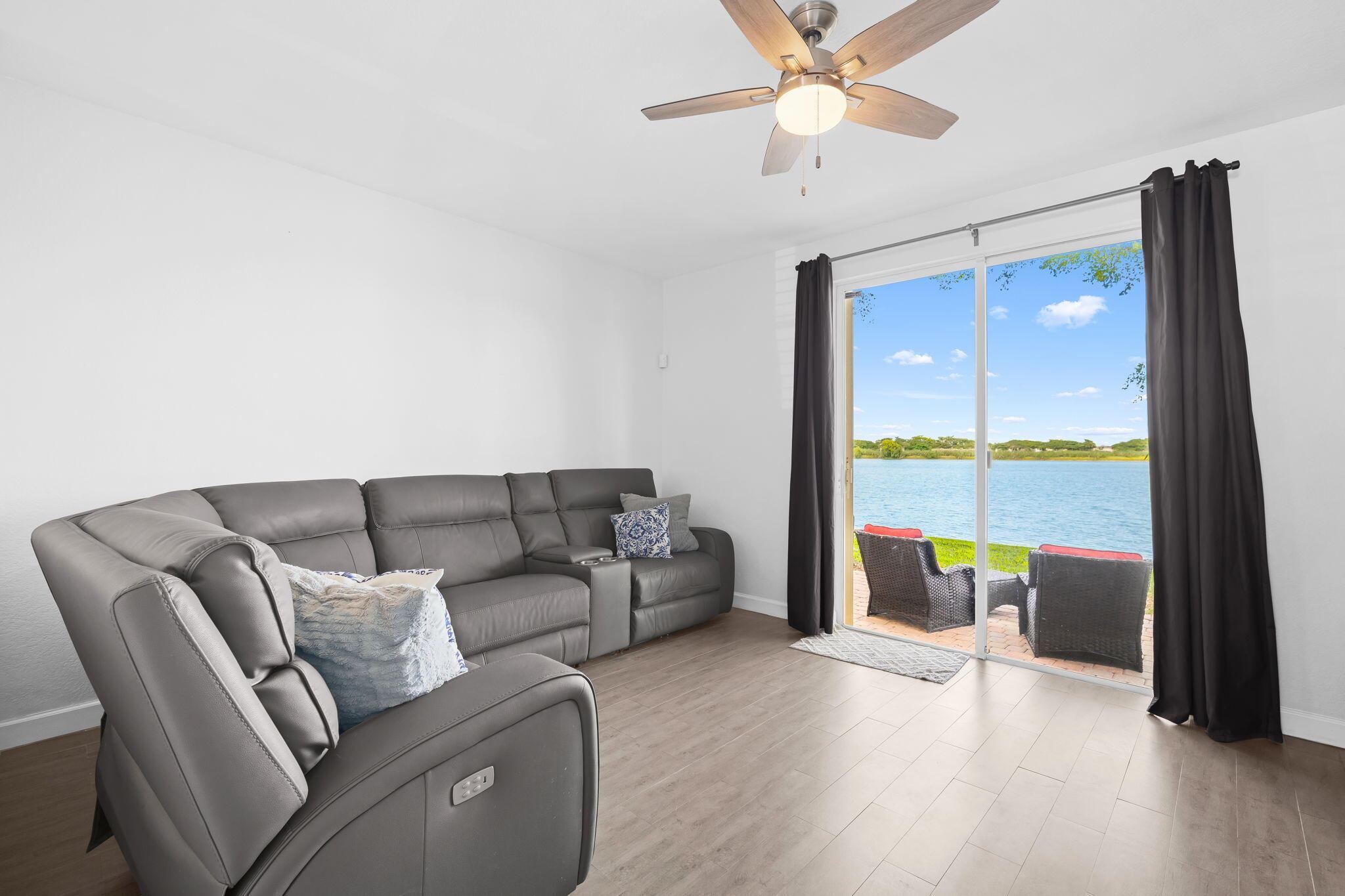 THE SHORES CONDO NO 2 - Residential