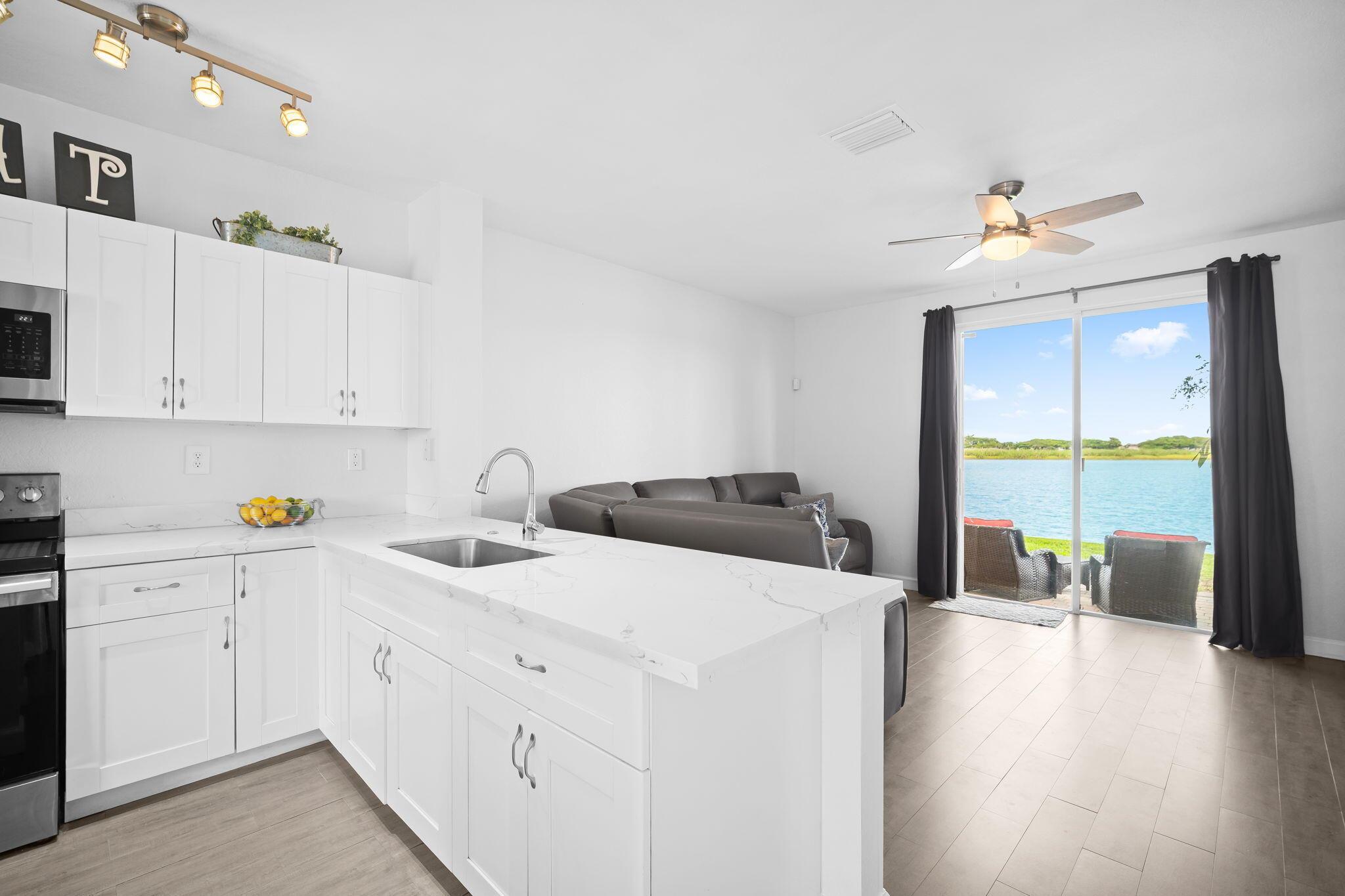 THE SHORES CONDO NO 2 - Residential