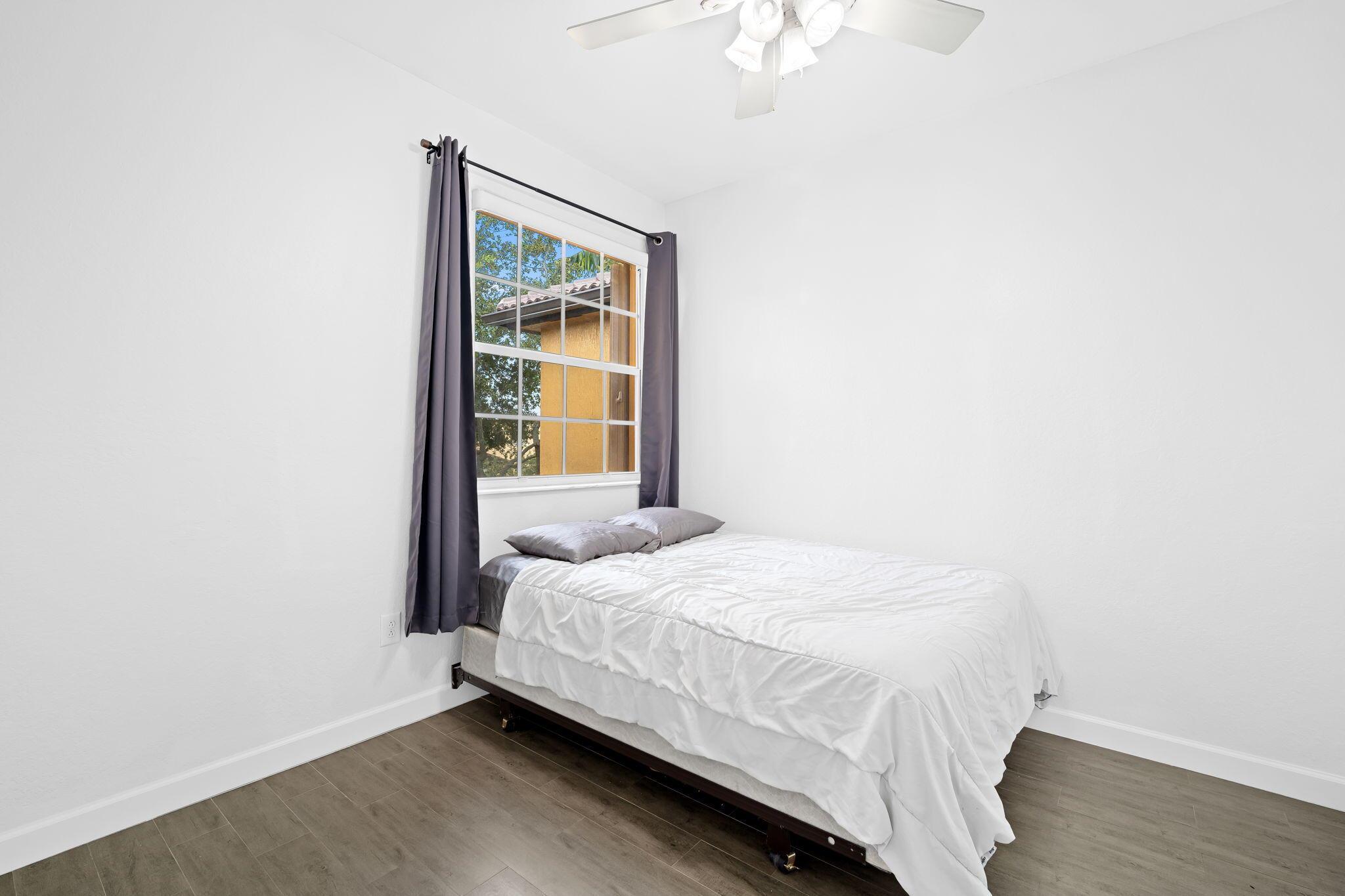 THE SHORES CONDO NO 2 - Residential