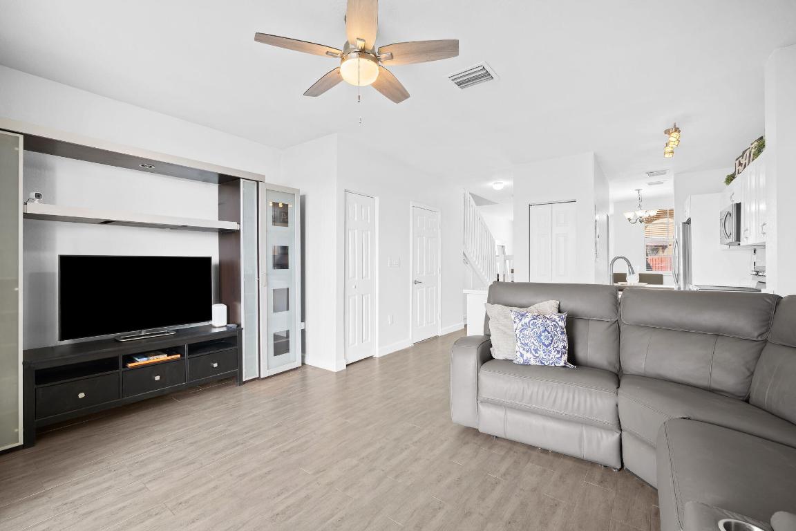 THE SHORES CONDO NO 2 - Residential