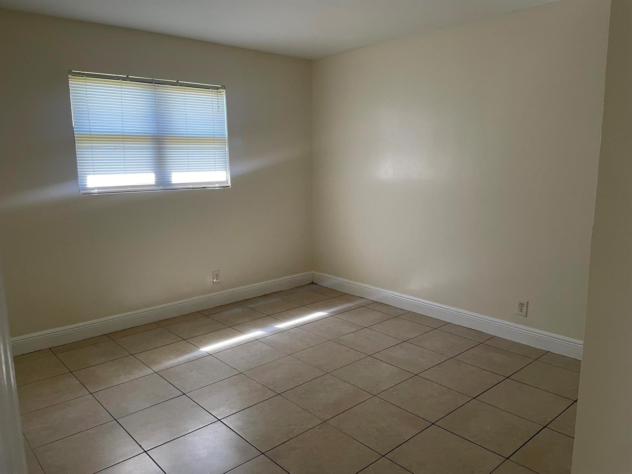 2830 Avenue S D4