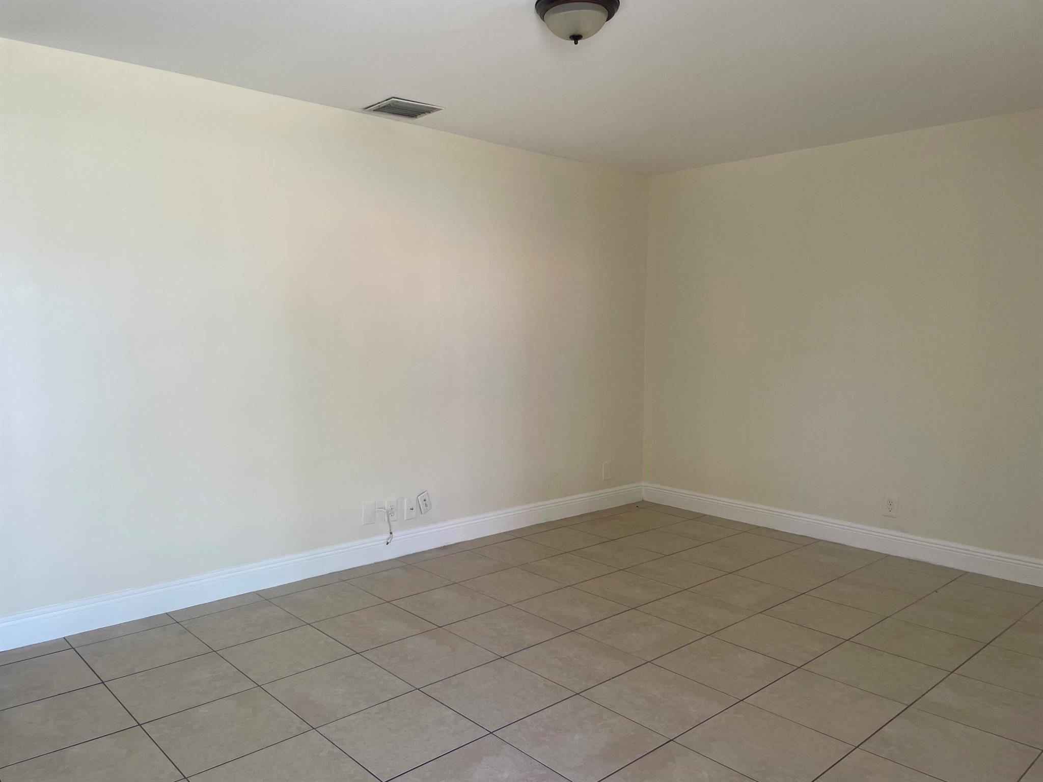 2830 Avenue S D4