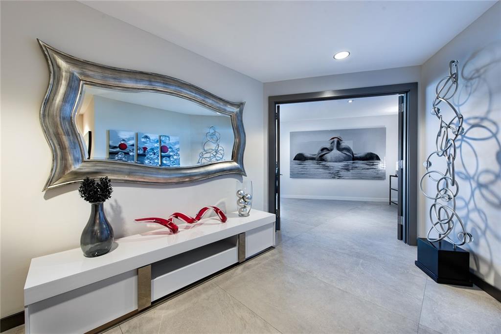 PARAMOUNT - Residential