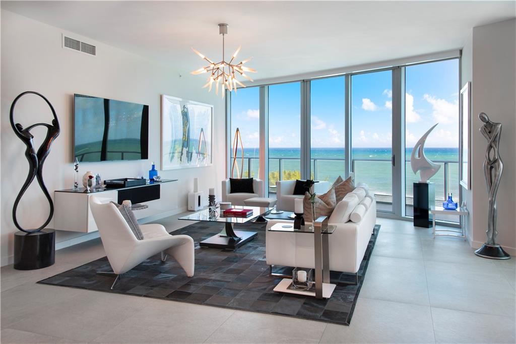 PARAMOUNT - Residential