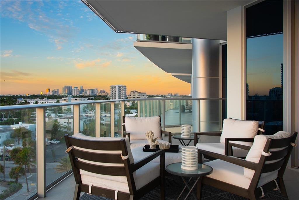 PARAMOUNT - Residential