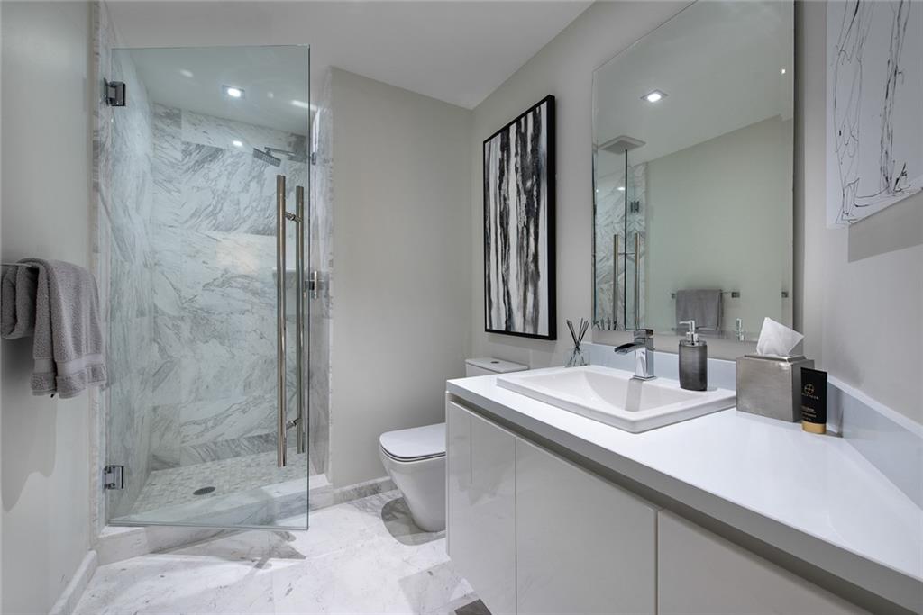 PARAMOUNT - Residential