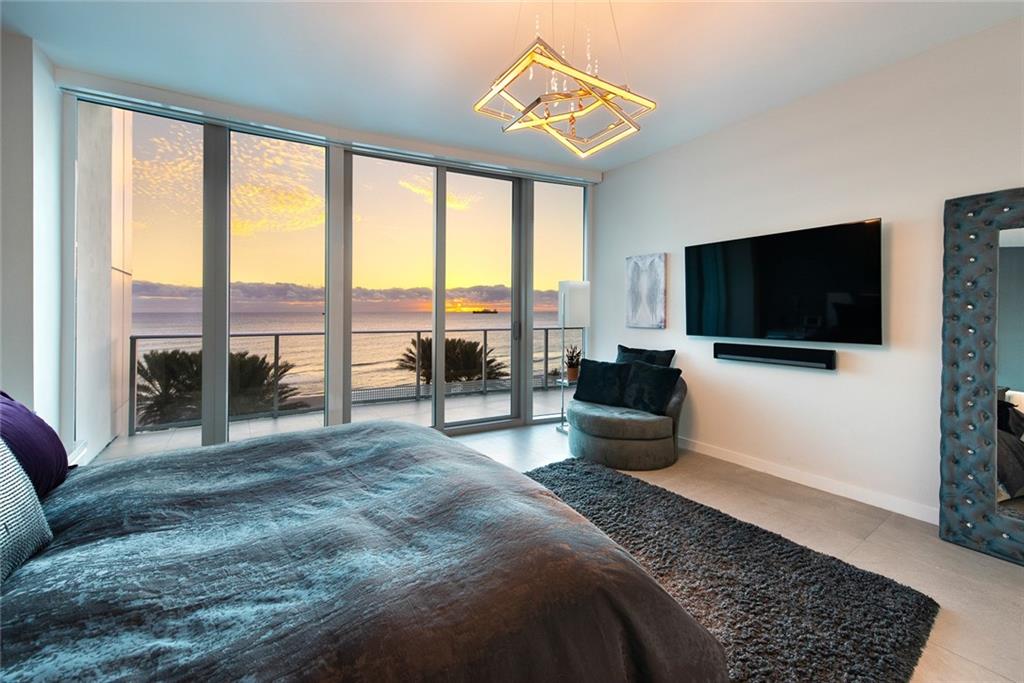 PARAMOUNT - Residential