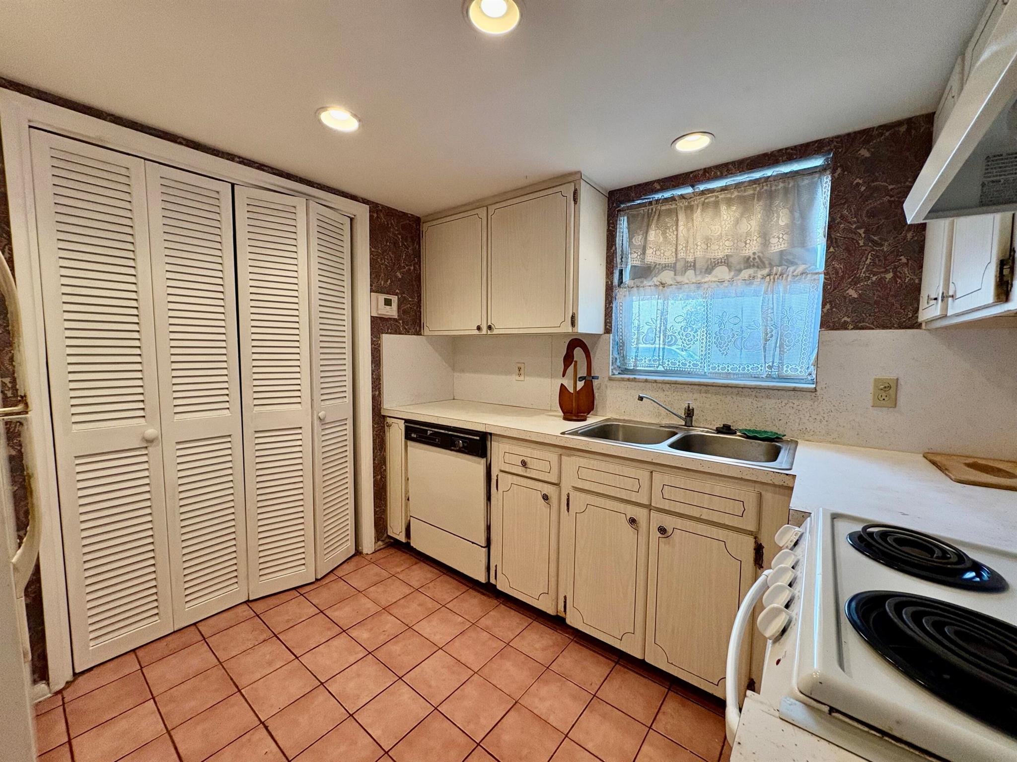 2540 Boundbrook Boulevard 110