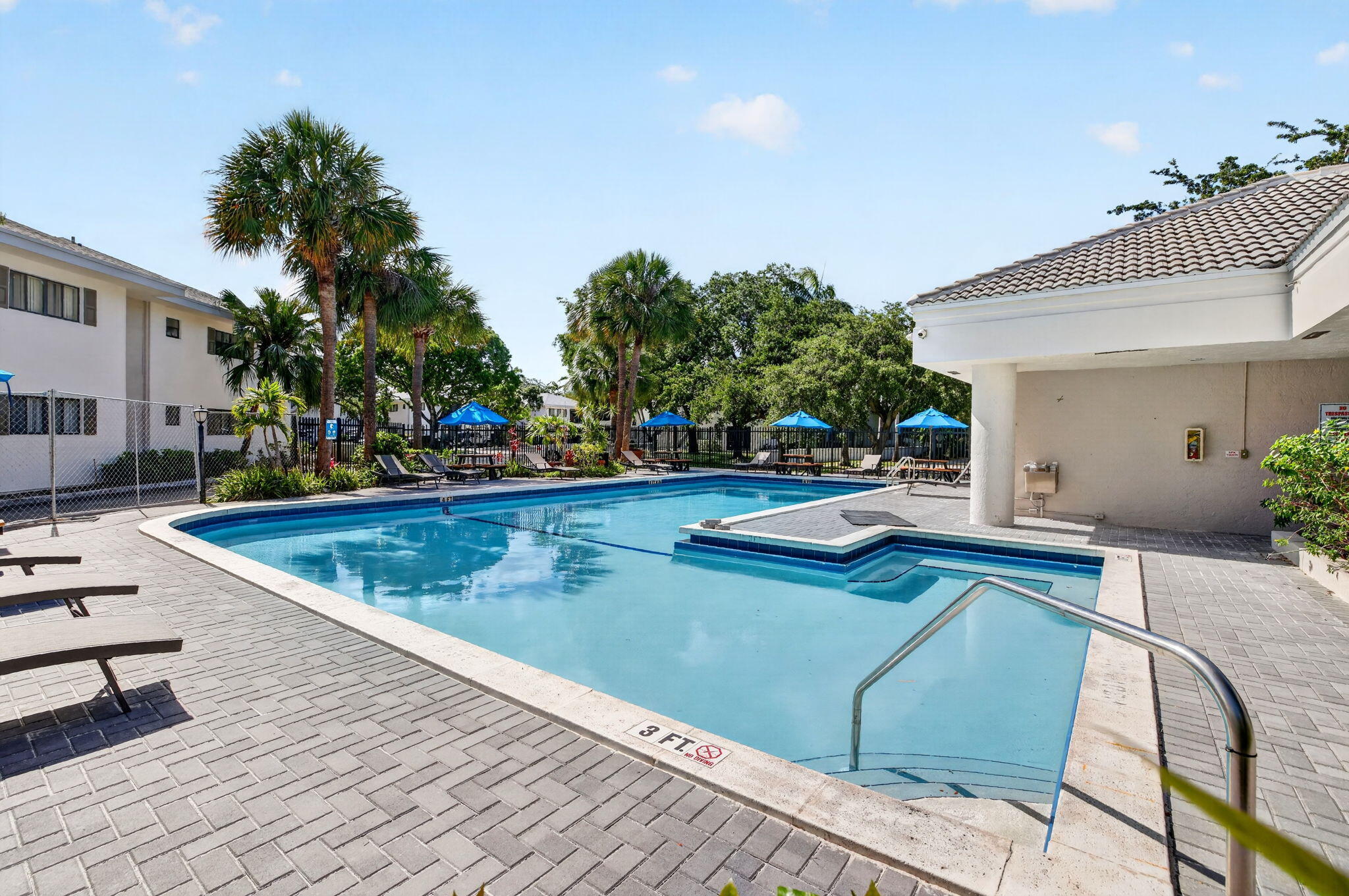 MARINA OAKS CONDO - Residential