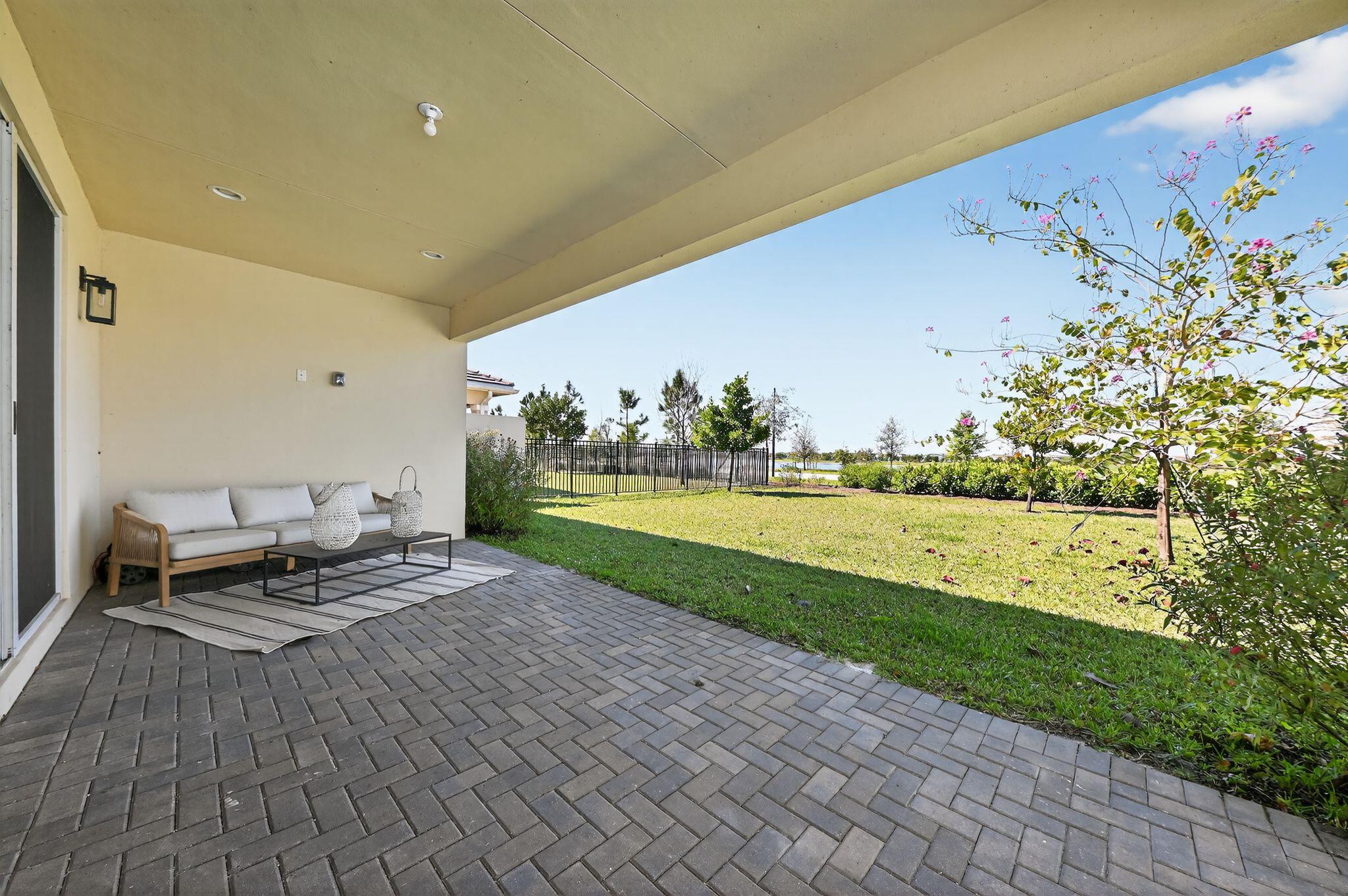 19540 Broad Shore Walk