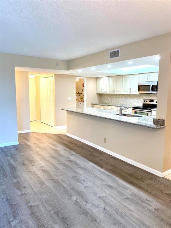 LAVERS DELRAY RACQUET CLU - Residential